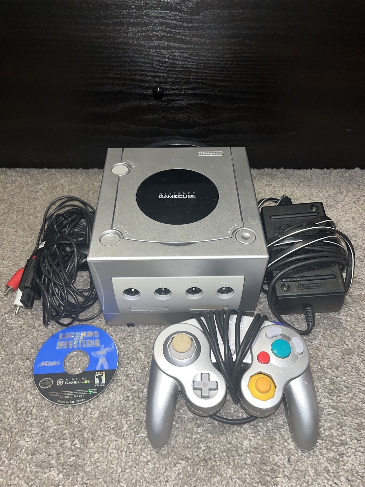 Nintendo GameCube Platinum Console – Silver With Legends Of Wrestling Game