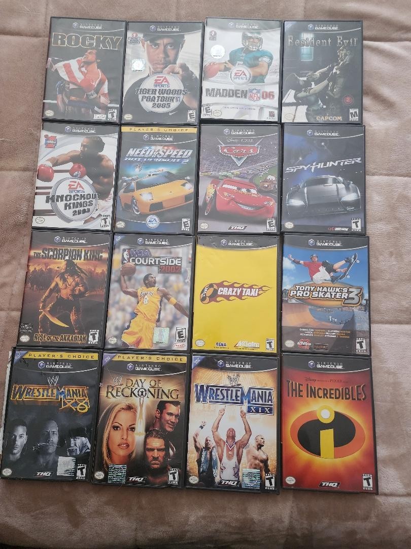Nintendo GameCube Gaming System – Indigo with 16 games