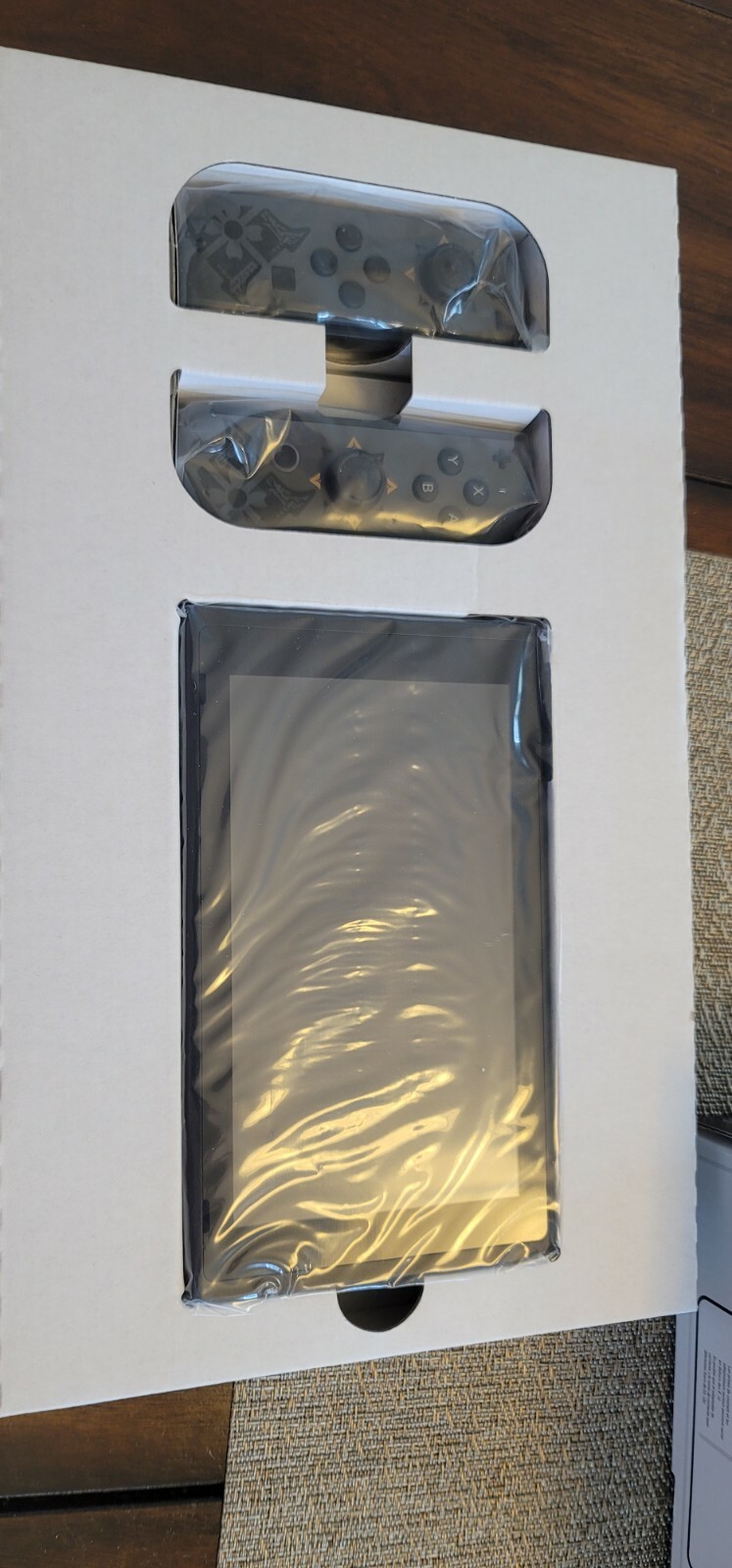 New Never used Nintendo Switch MONSTER HUNTER RISE Deluxe Edition – Gray/Gray