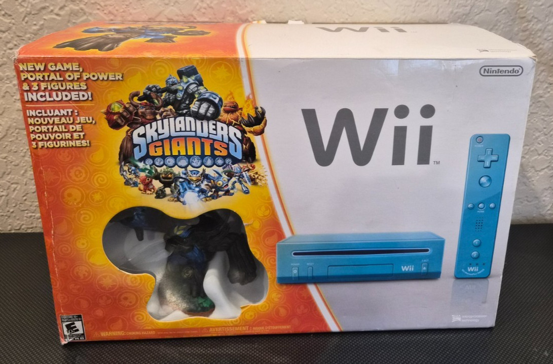Nintendo Wii Skylanders Giants Bundle Teal Blue Console Rare in Box System