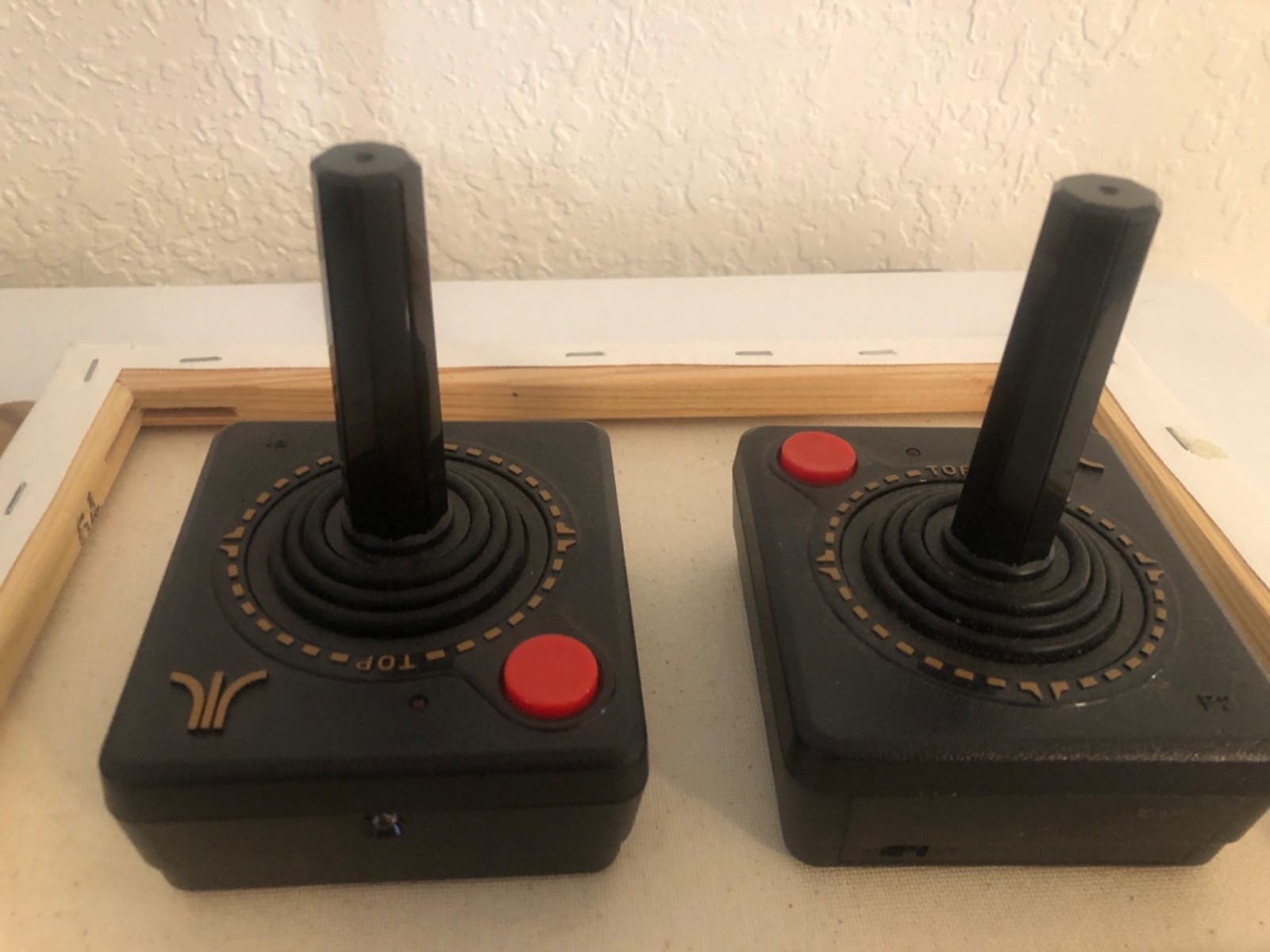 Atari Flashback 6 Classic Game Console 100 Built-In Games with Wireless Control