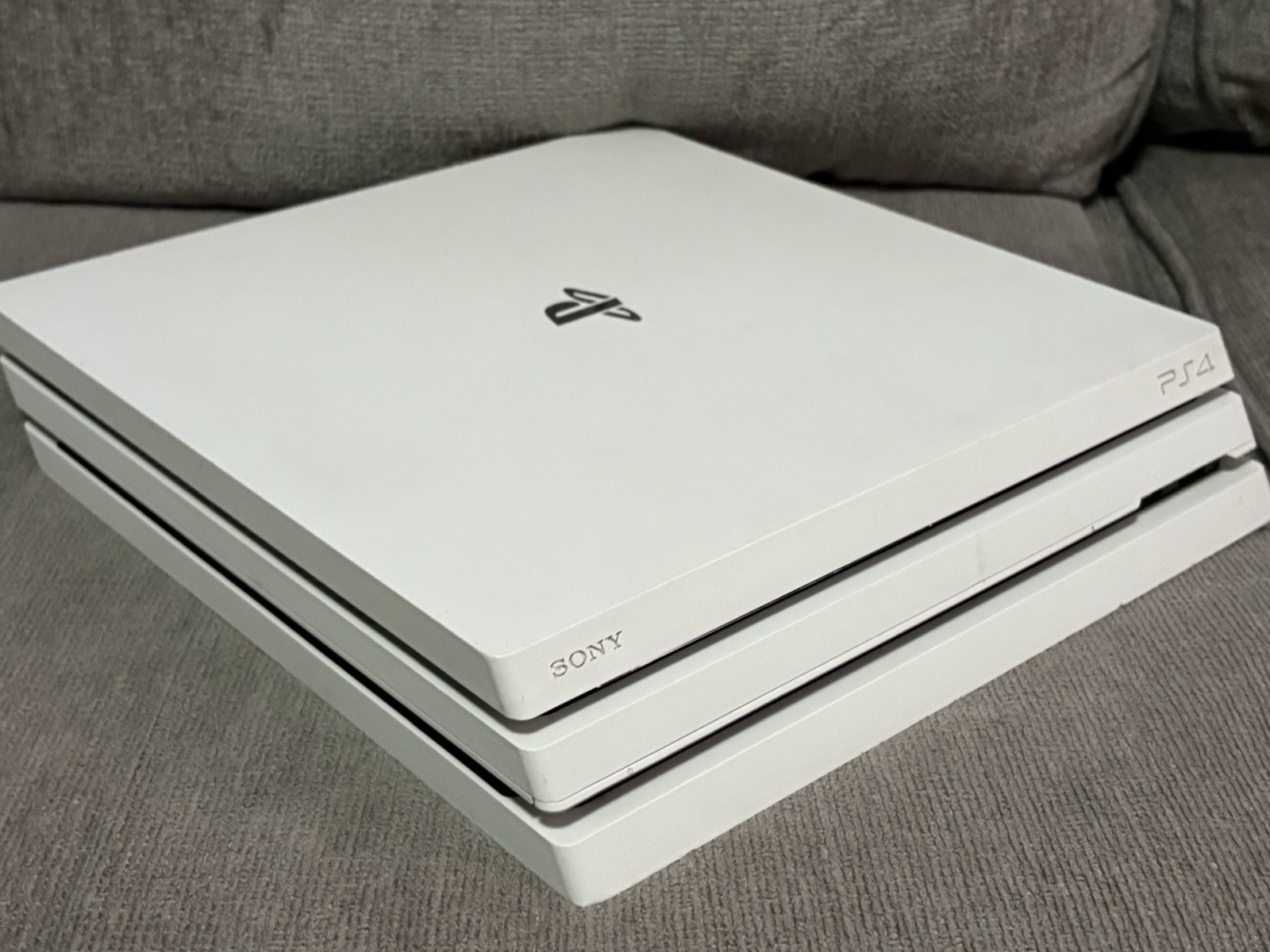 Sony PlayStation 4 Pro 1TB Glacier White Console