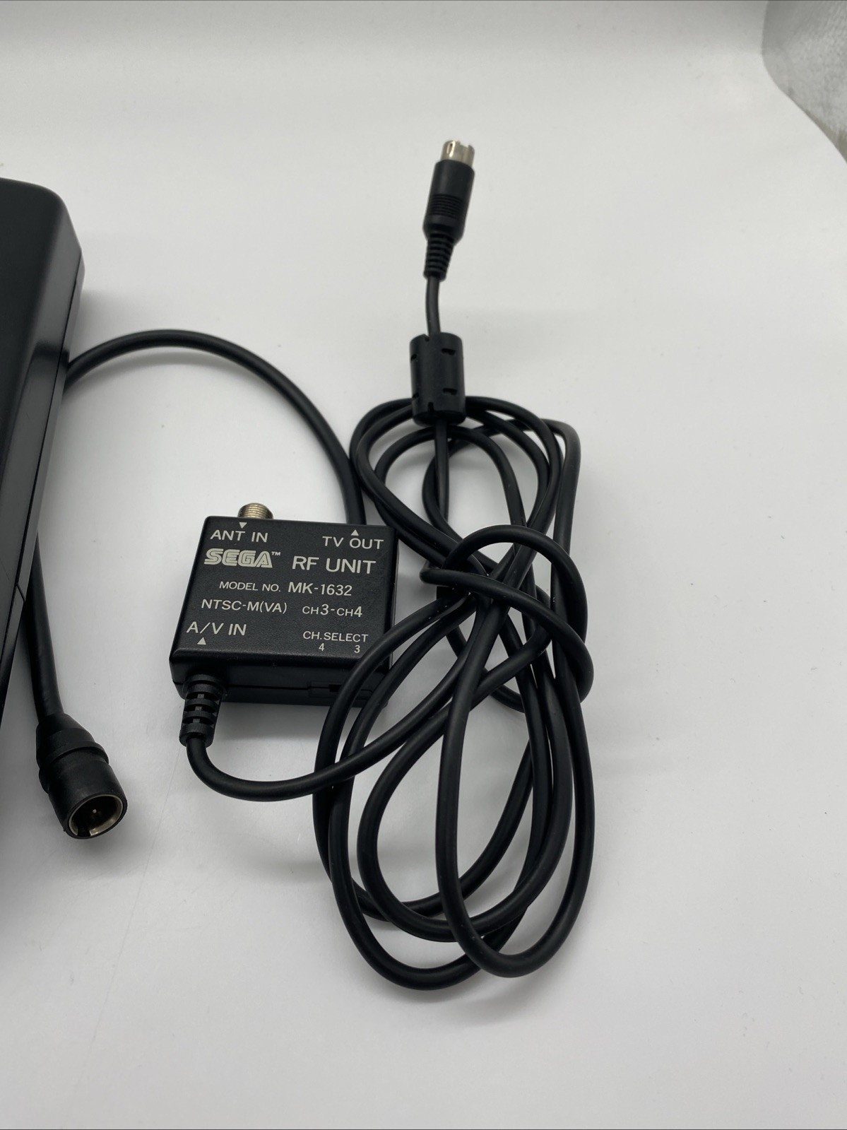 Sega Genesis Model 2 – MK-1631 Original OEM – Tested/Works W/Cords & Controller