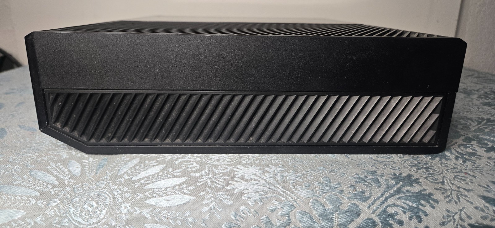 Microsoft Xbox One (1540) Video Game System 500GB