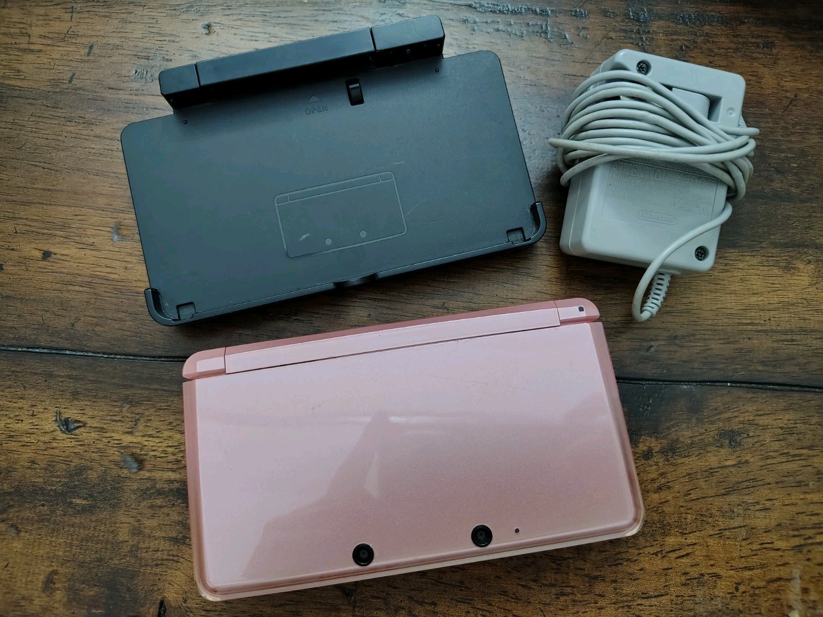 Nintendo 3DS Pearl Pink Handheld System With Charging Cradle&2gb Memory Card