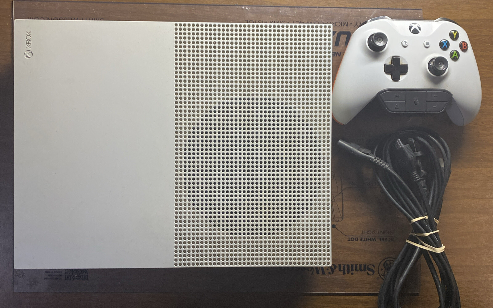 Microsoft Xbox One S 1TB Console And Controller – Adult Owned Tested Working
