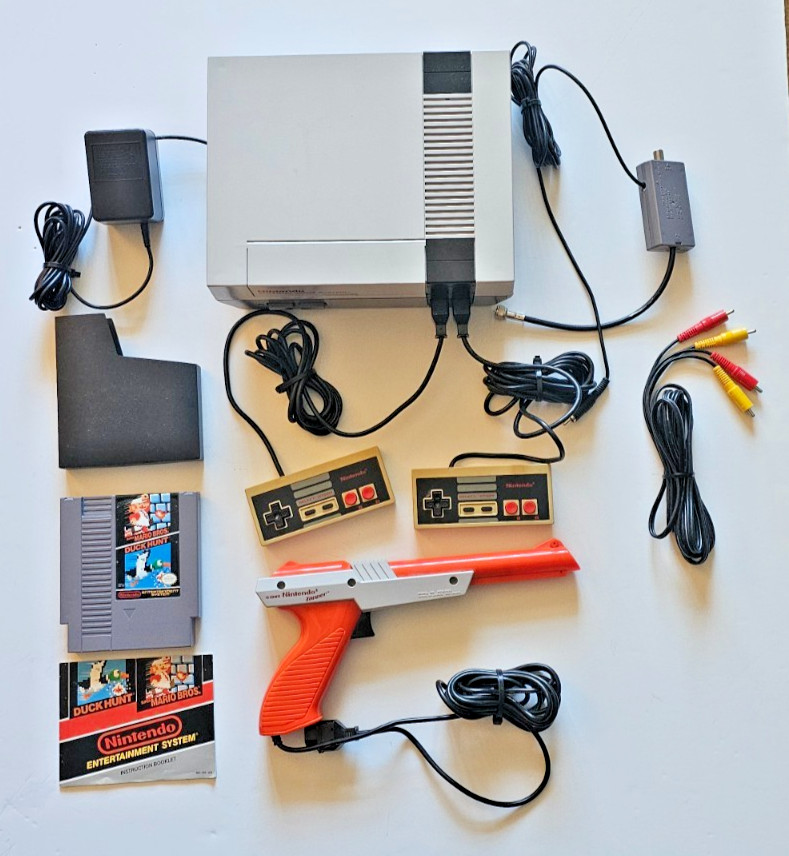 Original 1985 NES Console Bundle (System, Zapper, Super Mario/Duck Hunt) TESTED