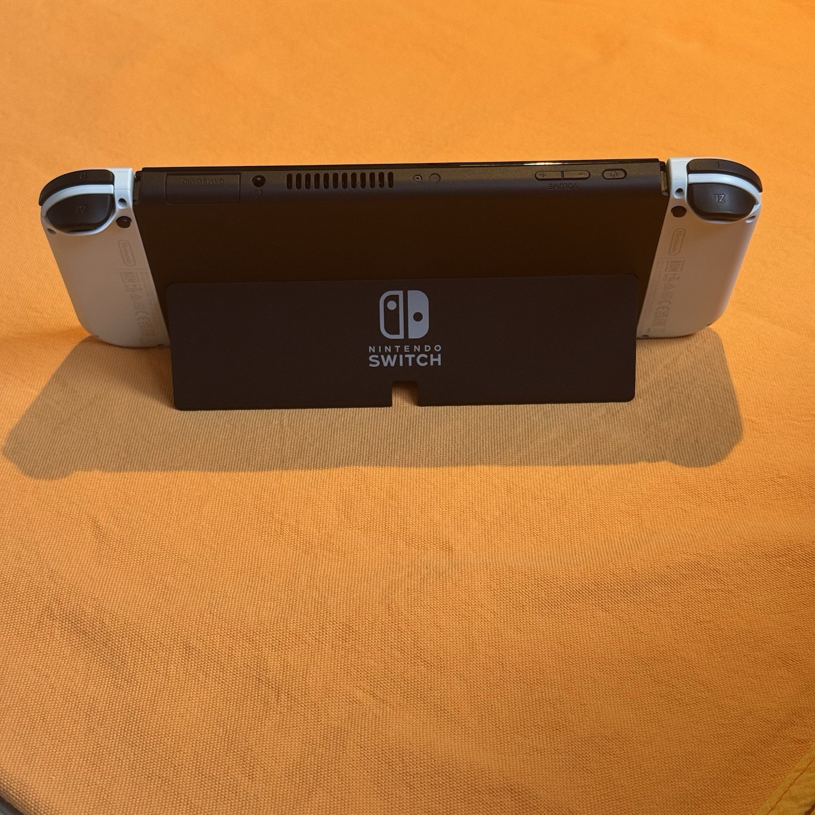 Nintendo Switch 1 OLED White BUNDLE (4 joycons, charger, dock, case)