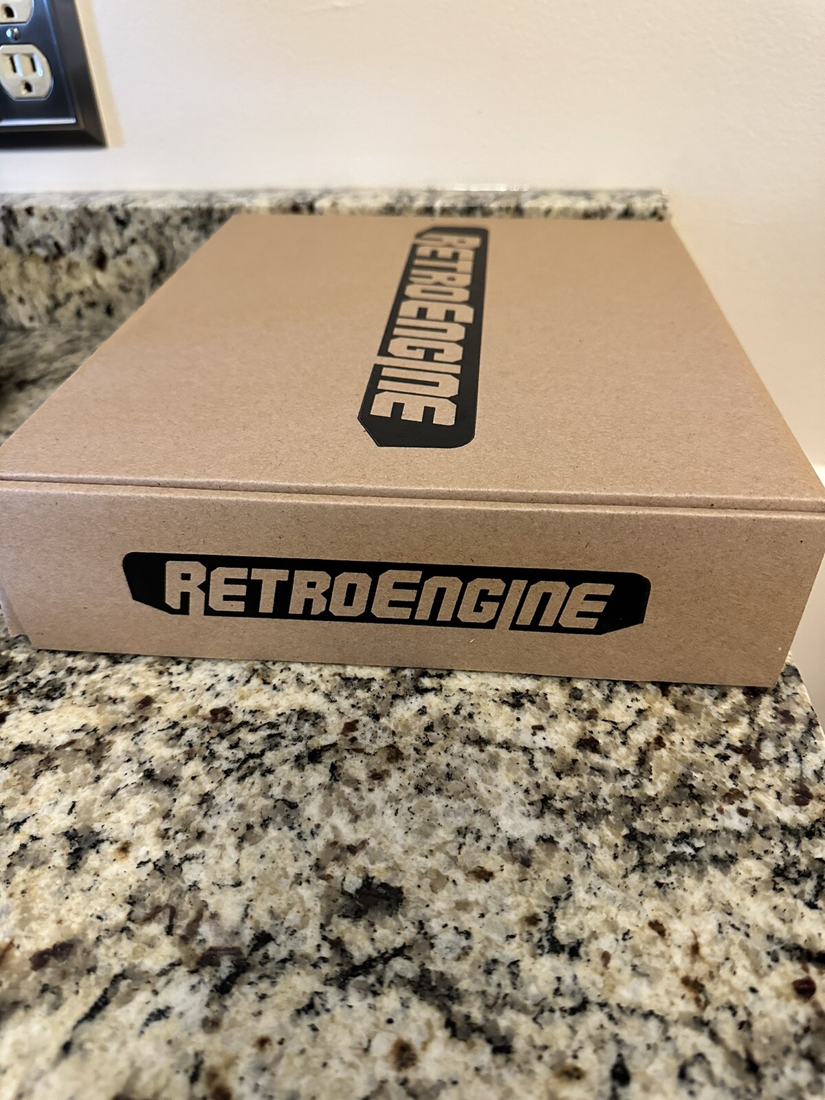 RetroEngine Sigma Console 32 GB – Console and controller Power Up!