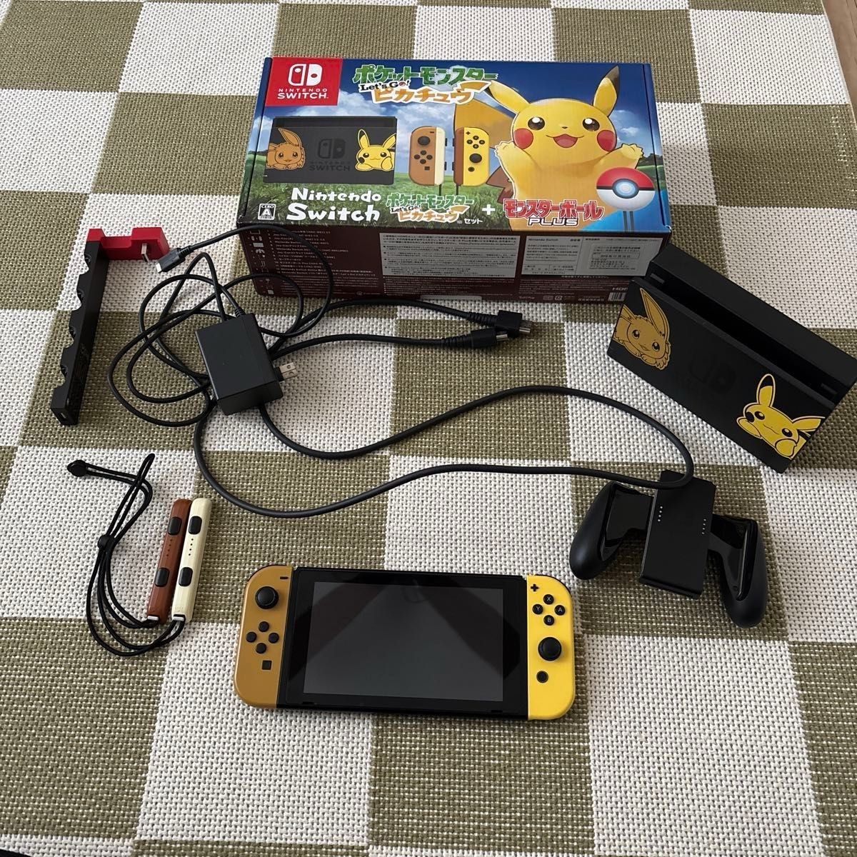 Nintendo Switch Pokémon Let’s Go! Pikachu Set – Used, Tested and Working