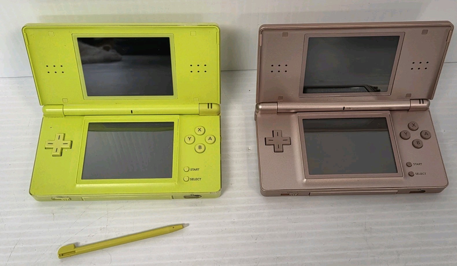 READ!!! – Nintendo DS Lite (USG-001) Green & Metallic Pink -Lot Of 2 – Both Work
