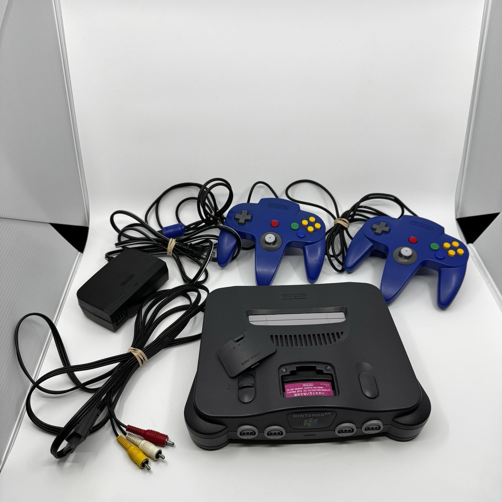 Nintendo 64 N64 Console Black (NUS-001) with 2 Controllers, Jumper Pak & Cables