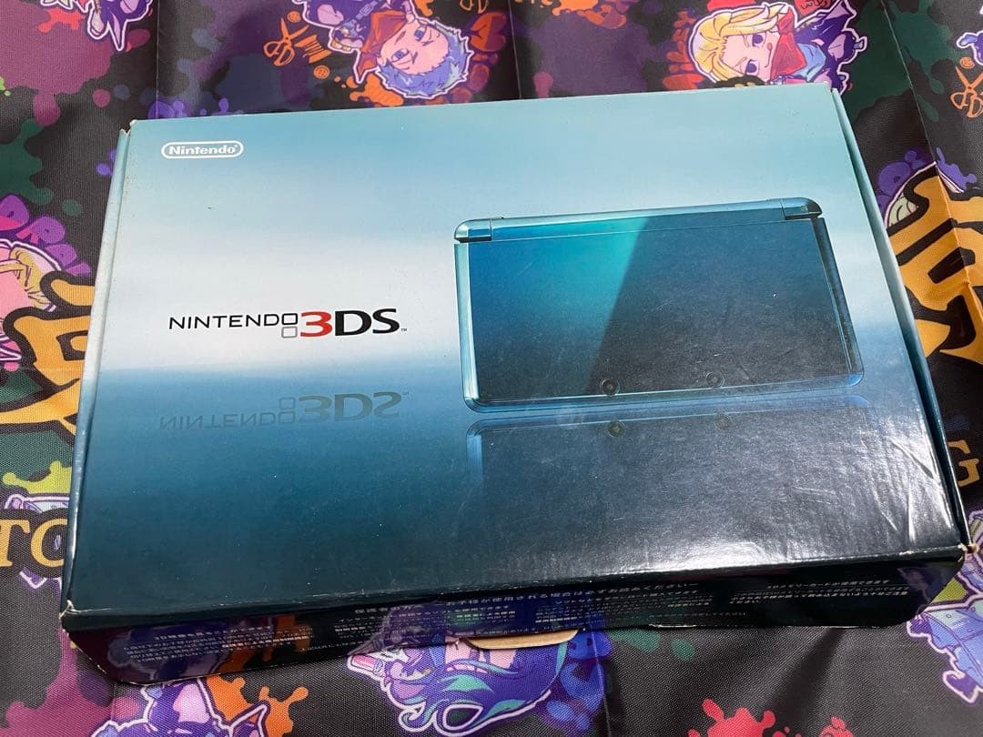 Nintendo 3DS light blue console