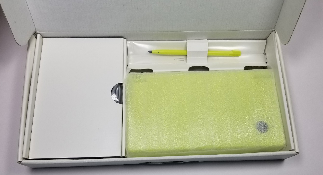 Nintendo DSi Lime Green Excellent Condition Japan Region Console Complete