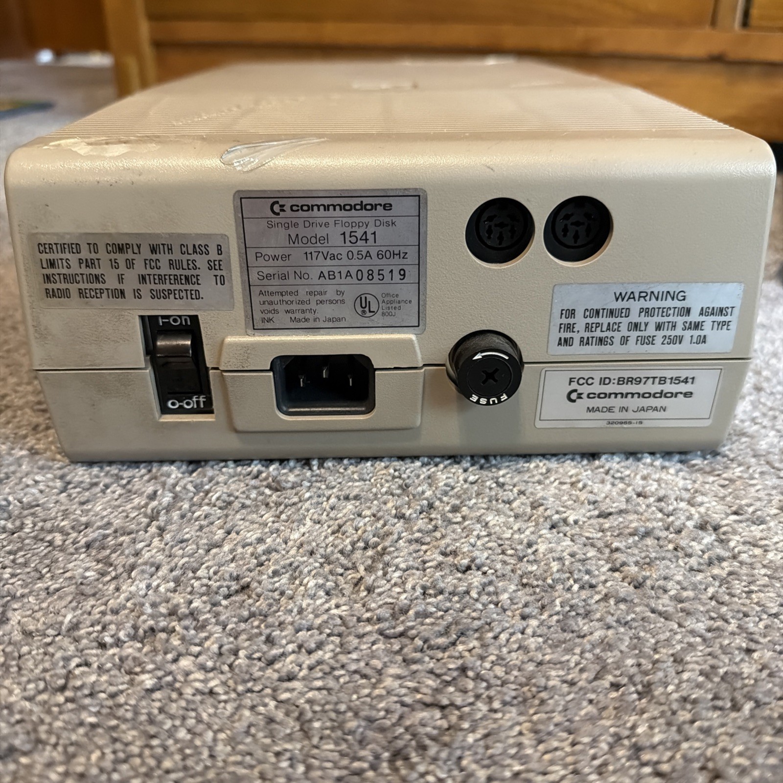 Commodore 64 Computer W/ 1541 And Lot Of Games, Manuals Etc READ