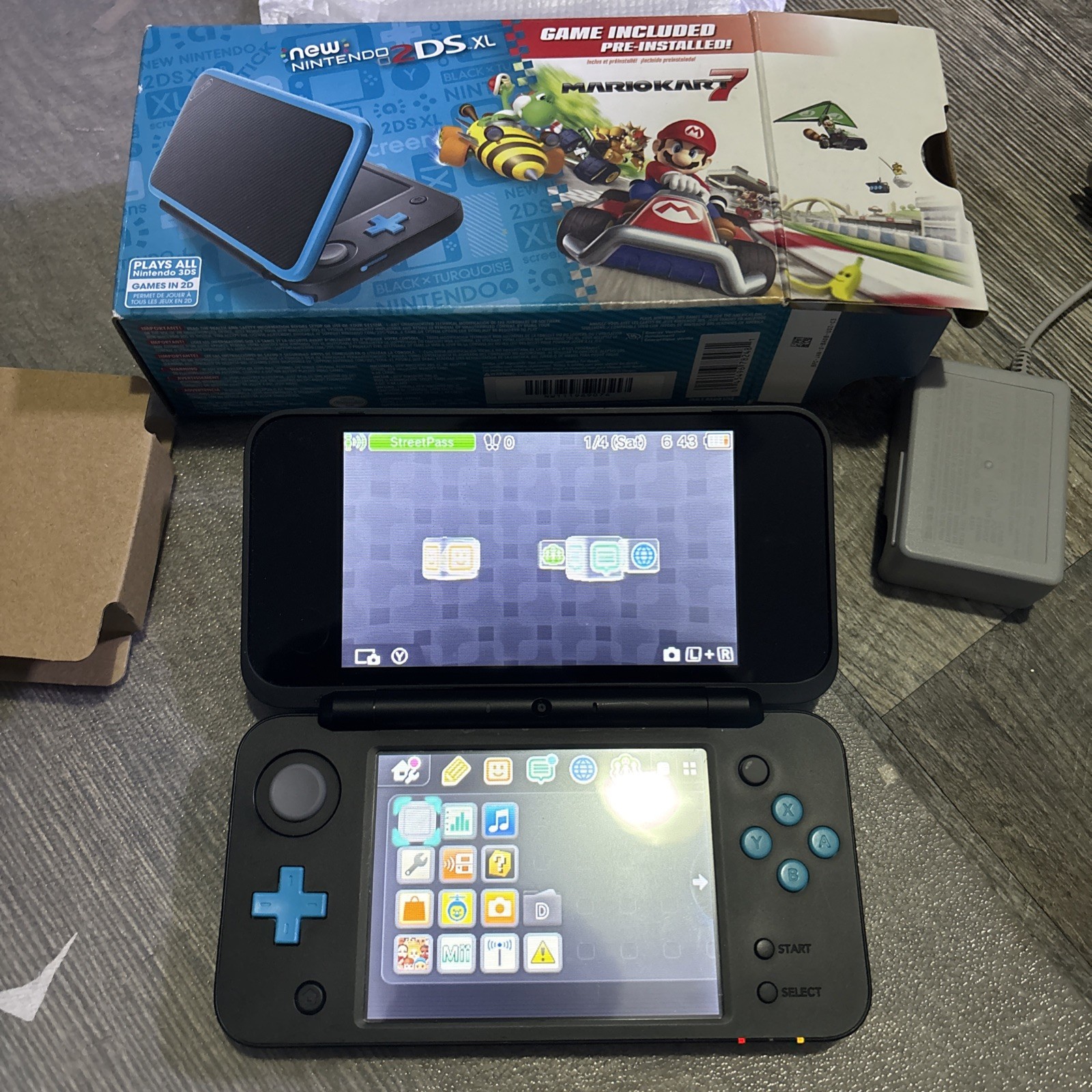 Nintendo 2DS XL Handheld Console with Mario Kart 7 Bundle – Black/Turquoise