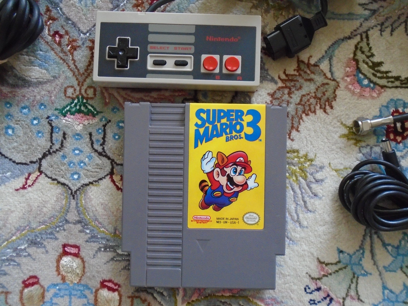 TOP LOADER NES Console NES-101 w/ BOX, controller, cables, nintendo TESTED