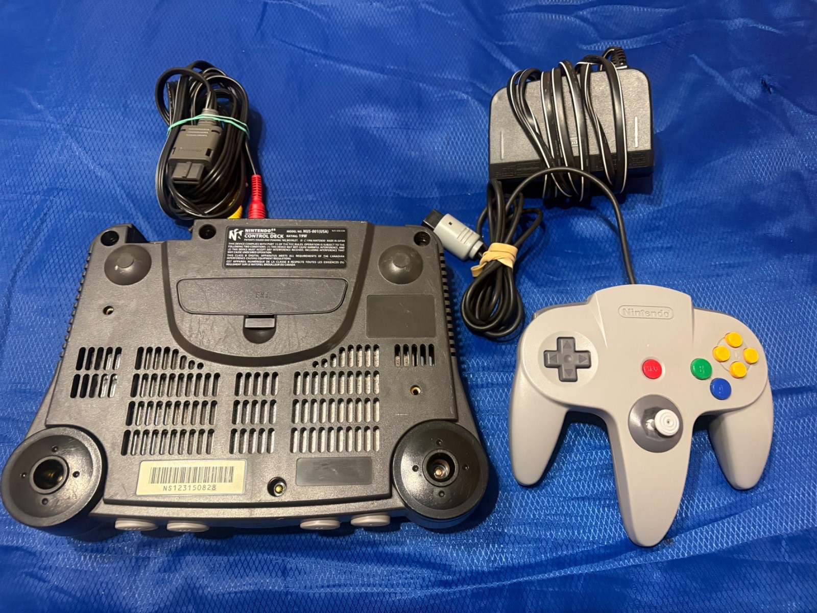 Nintendo 64 Home Console – Black plug and play bundle