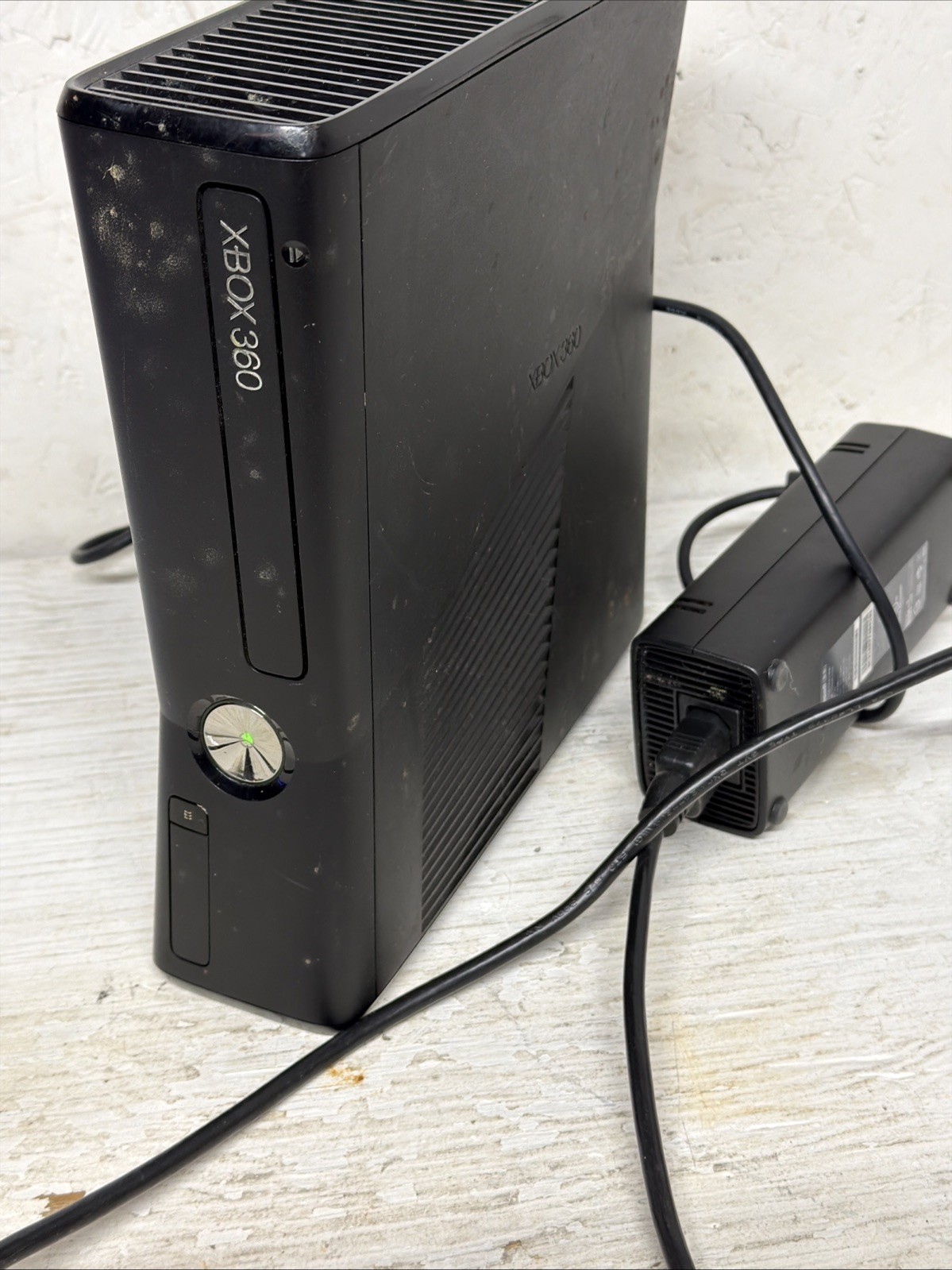 Microsoft Xbox 360 S Slim Console Model 1439 Matte Black Console UNTESTED!
