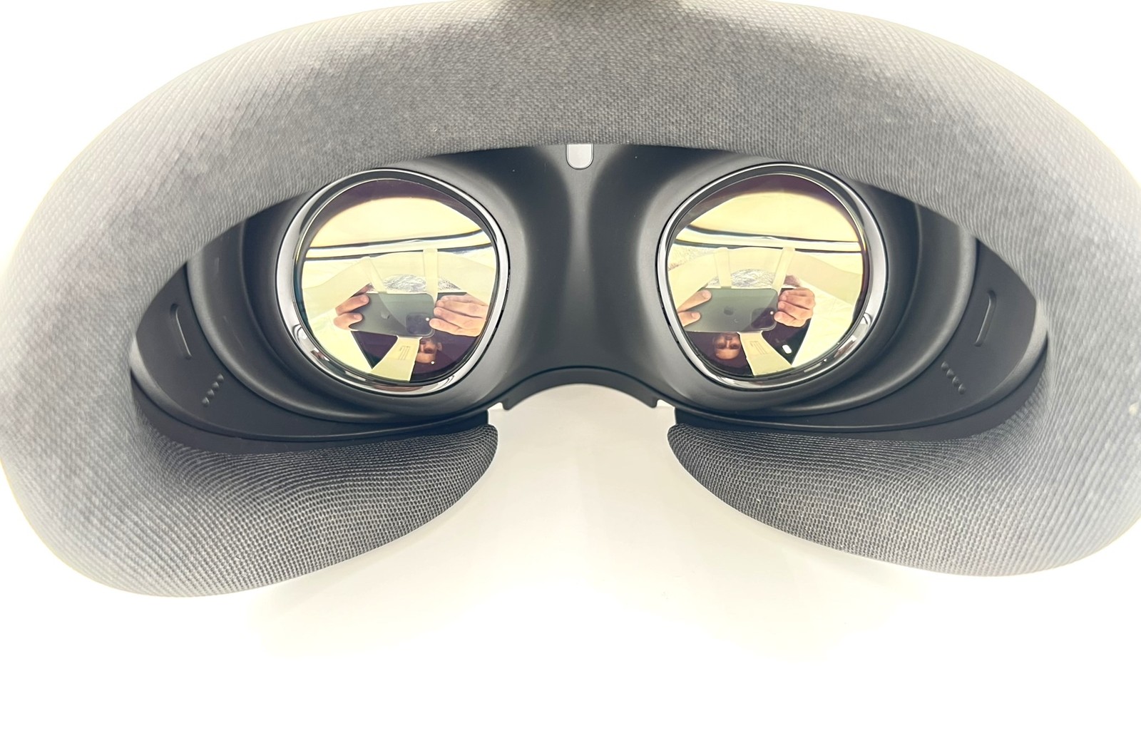 Meta Quest 3 Breakthrough Mixed Reality – 512GB – White – (899-00652-01)