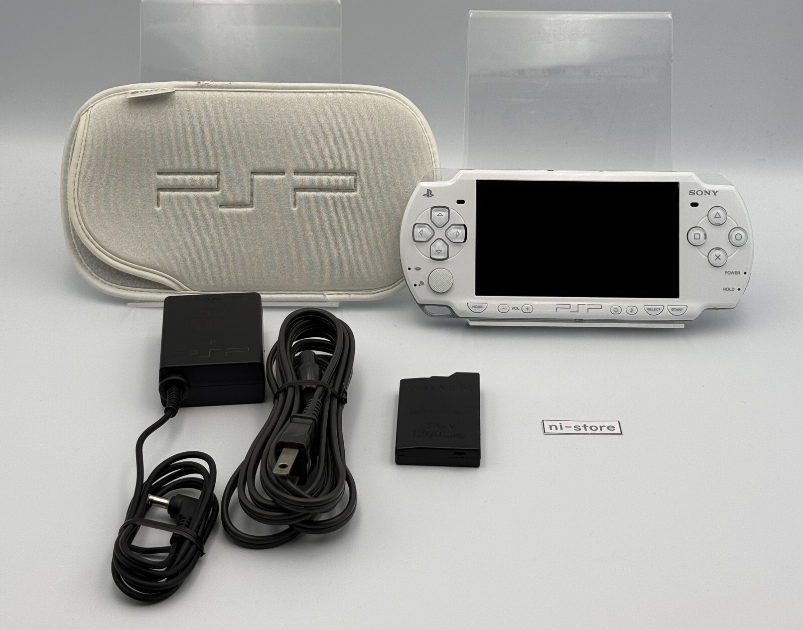 Sony PSP-2000 Console White Region free w/adapter, carrying case – Excellent