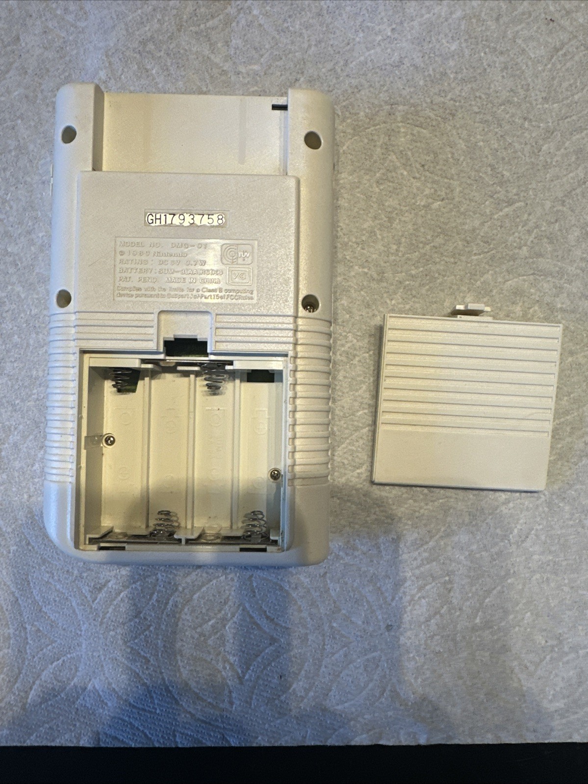 Authentic Original White Play It Loud Gameboy, Tested, HTF Color! Please Read!