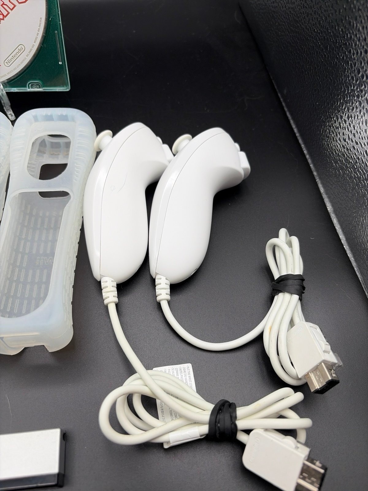 Nintendo Wii GameCube compatible model RVL-001 bundle with Mario Party 8 tested