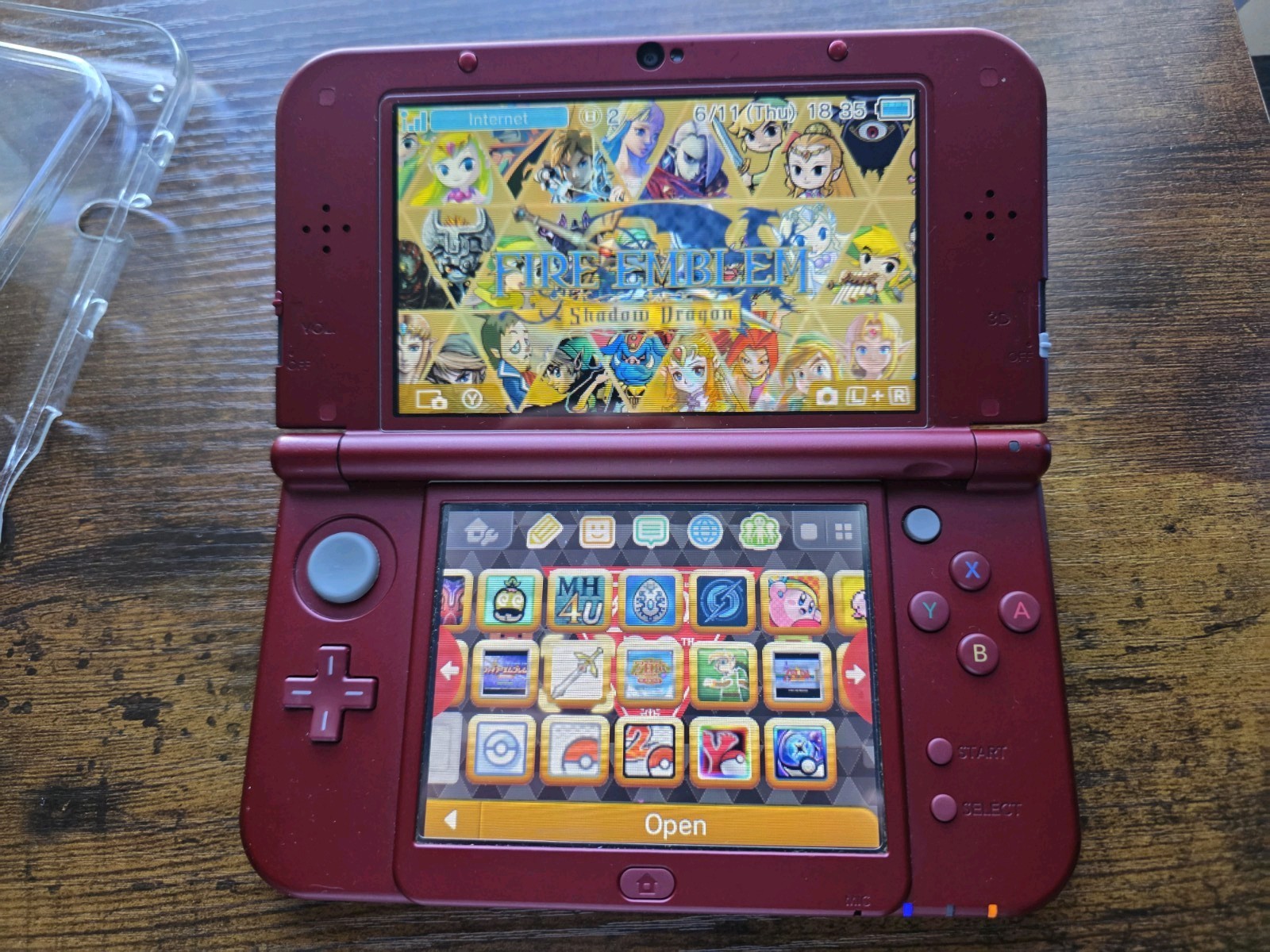 New Nintendo 3DS XL (N3DS XL) Red Console w/ Case & CHARGER + Game 64GB