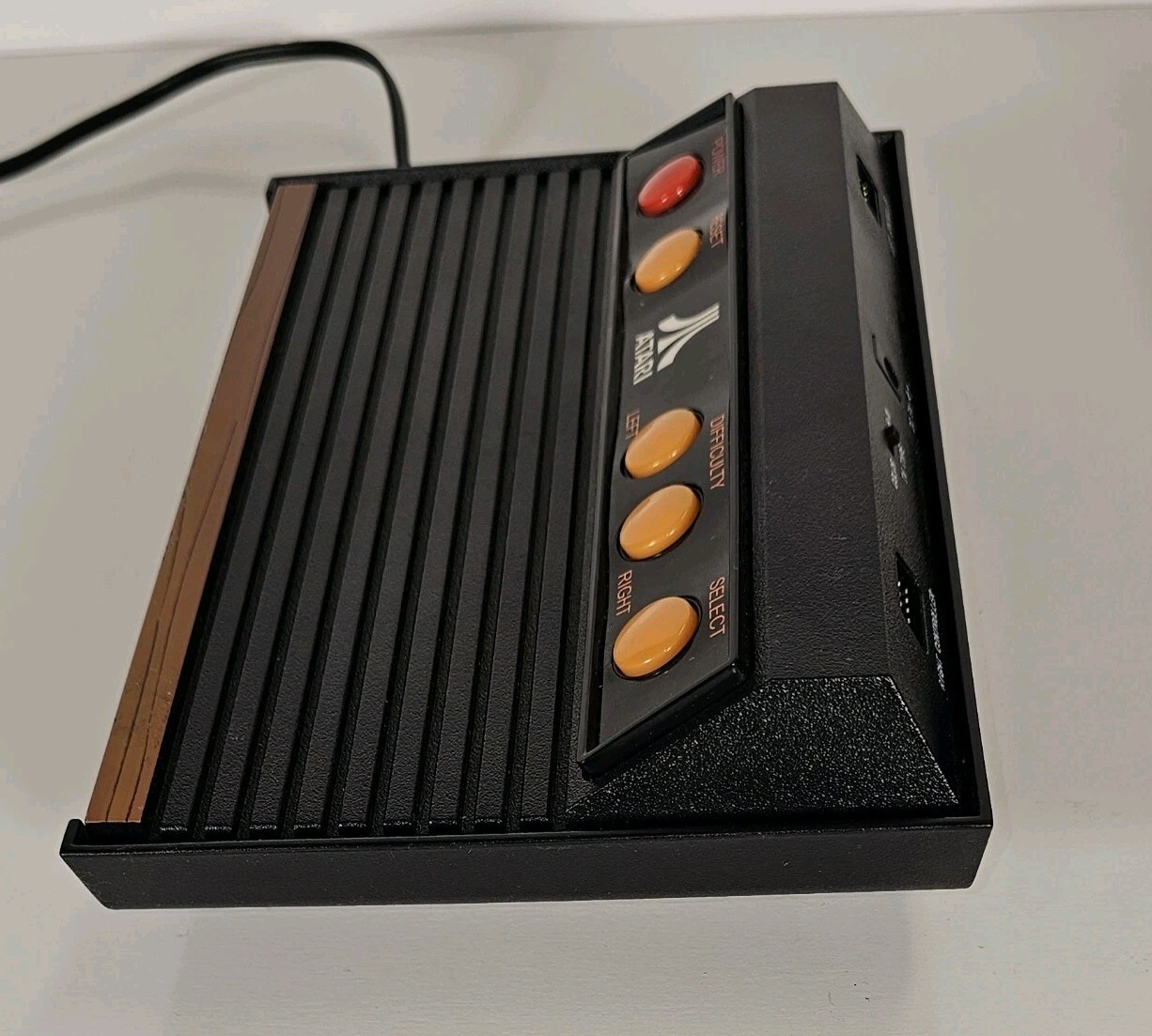 Atari vintage Flashback 2 video game console 2 wireless controllers power supply