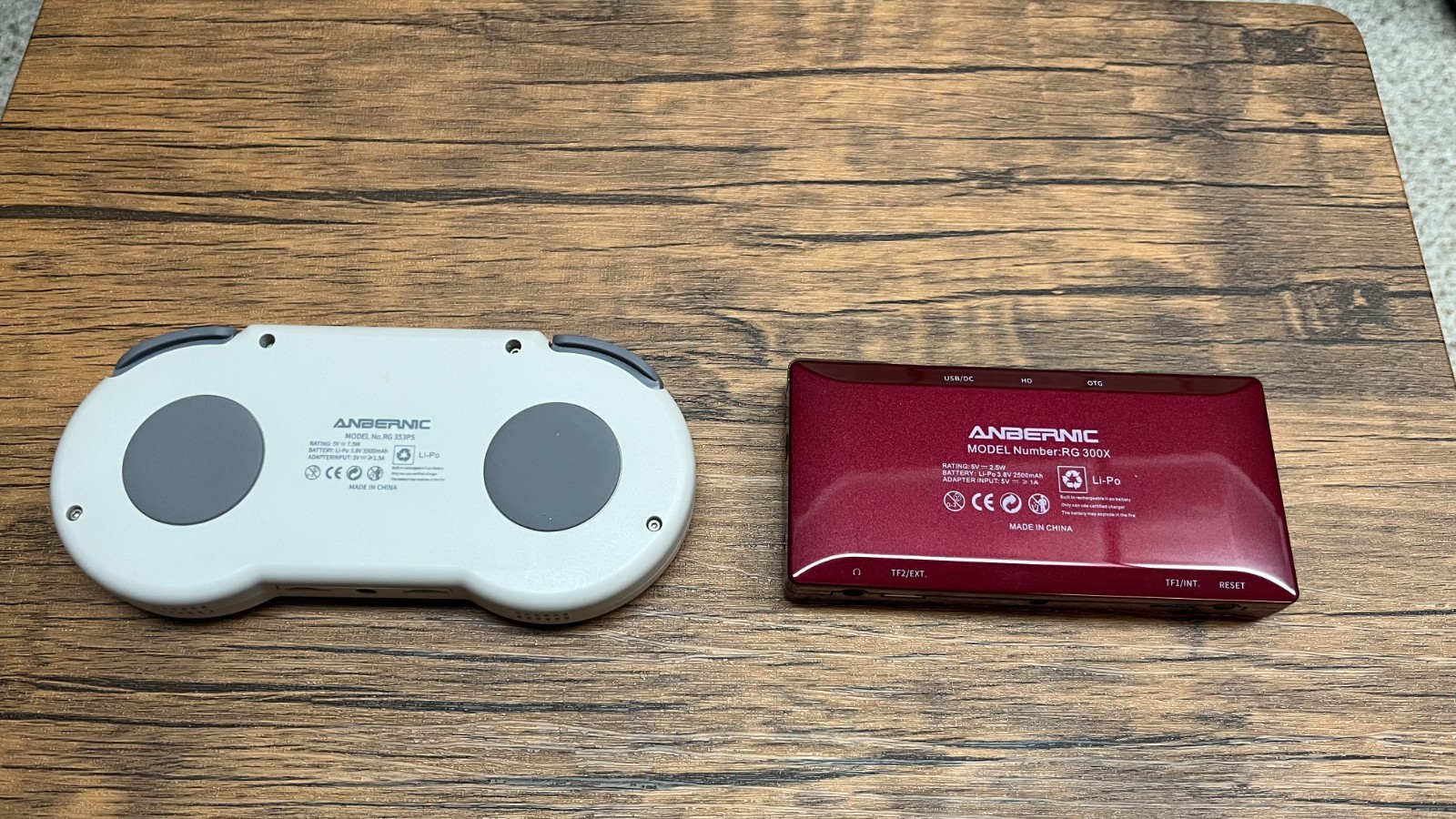 Anbernic 353PS & Anbernic 300X, Carrying Case & Charging Cable Included