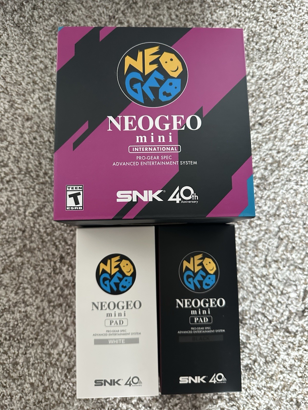 NEO GEO Mini 40th Anniversary Console + 2 controllers Brand New