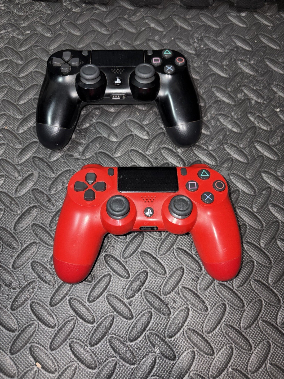 Sony PS4 Slim 1TB Console Bundle 2 OEM Controllers 4 Games Tested Working