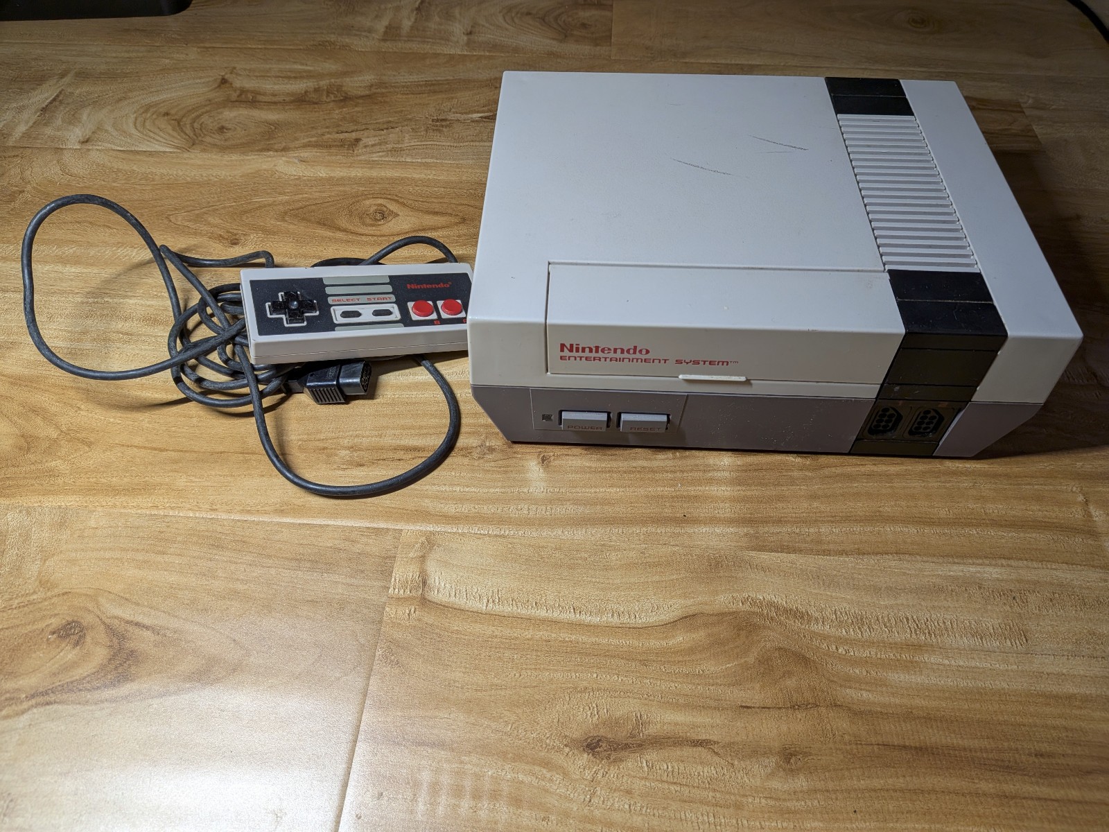 Original Nintendo NES Console (PARTIALLY TESTED) powers on