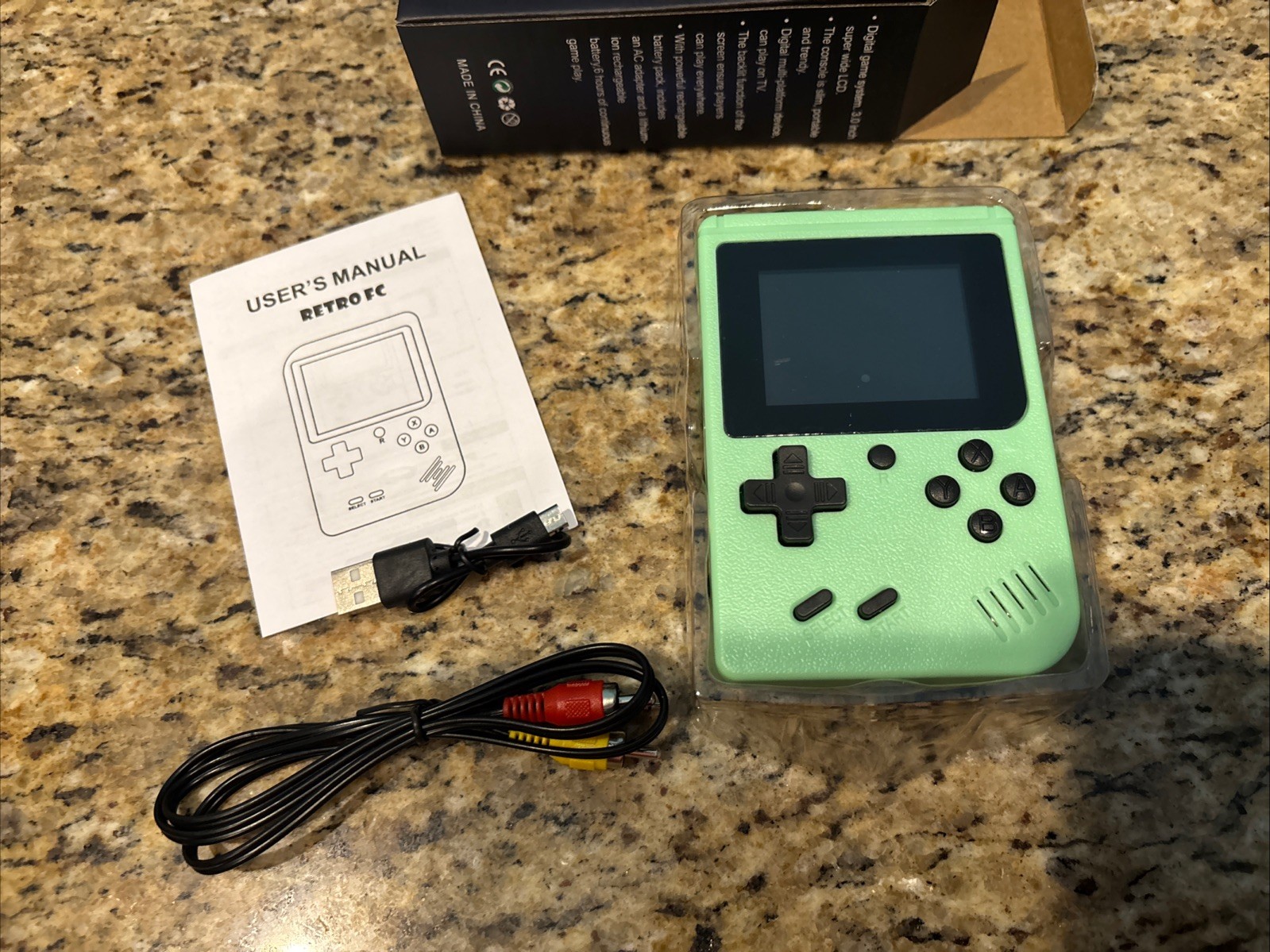 Game Box Plus Handheld 8-bit Game Console Retro FC – 400 Preloaded Games – Green