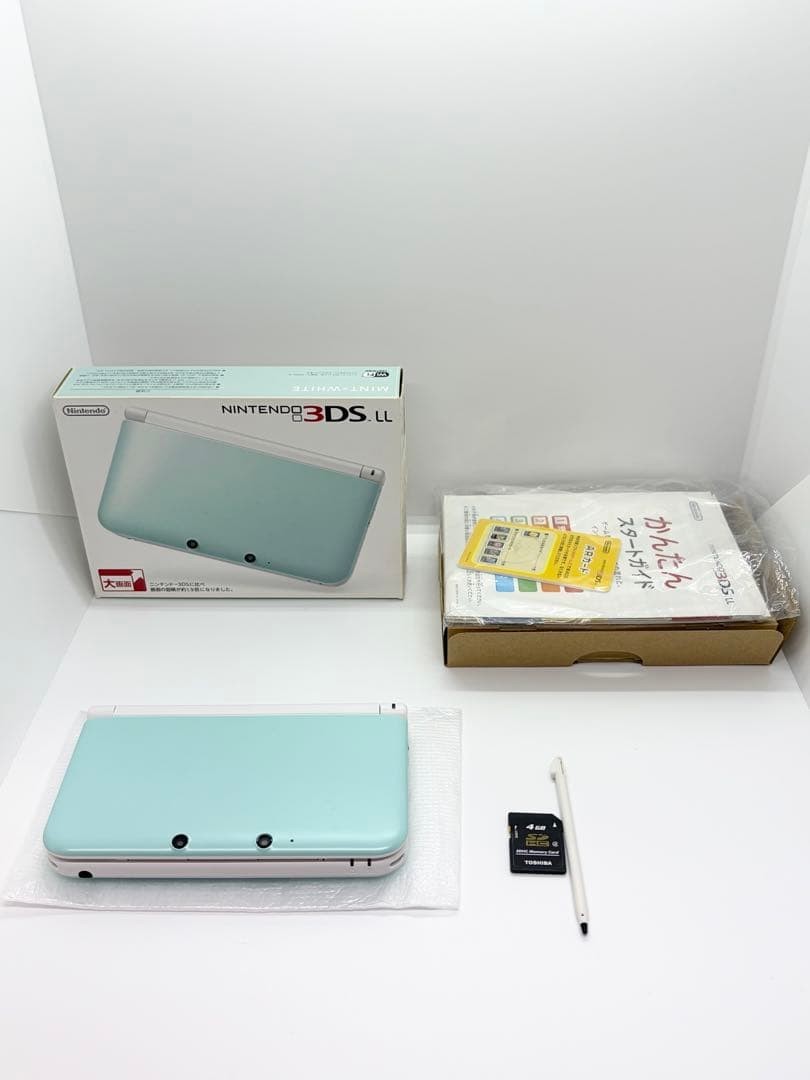 3DS/2DS/DS Nintendo 3Dsll Mint White Body Complete With Accessories Japan