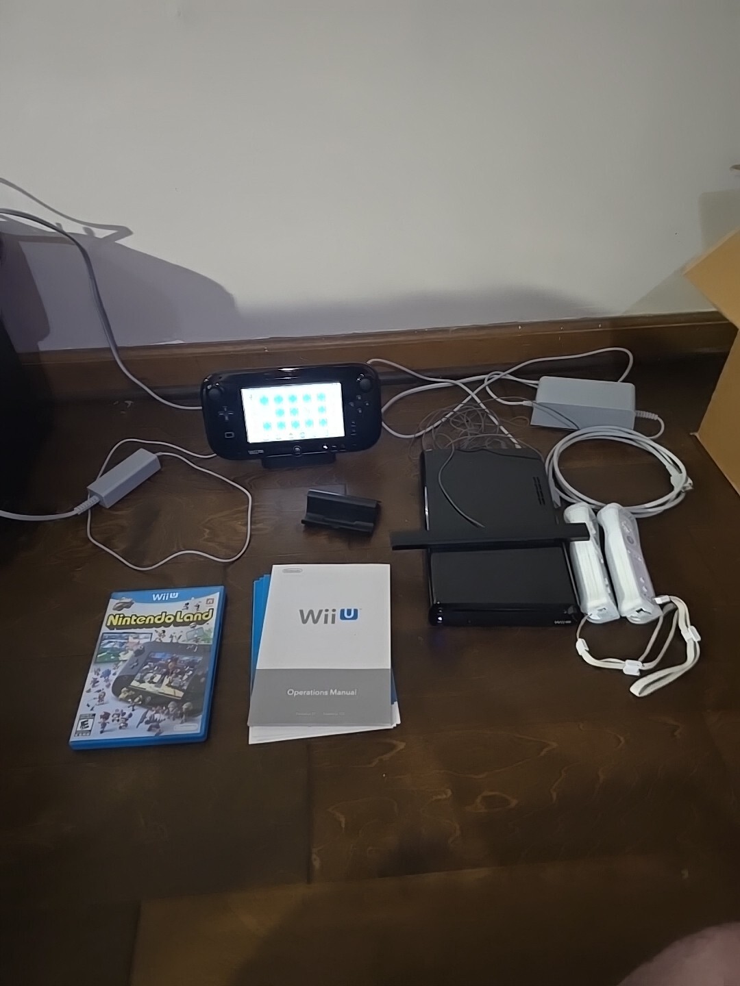 Nintendo Wii U Console & Gamepad 32GB Bundle W/ 2 Wii Remotes Controllers