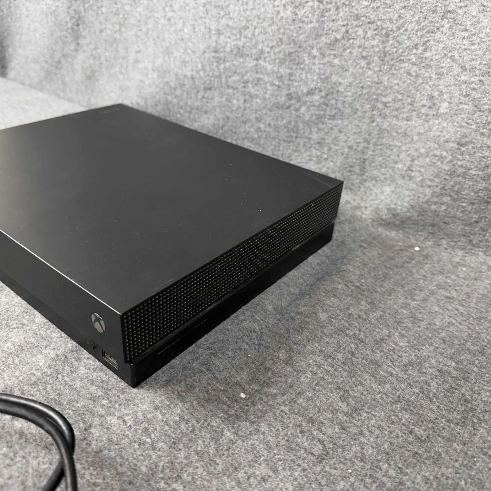Microsoft Xbox One X 1TB Console System Power Cord HDMI Cable Black Tested