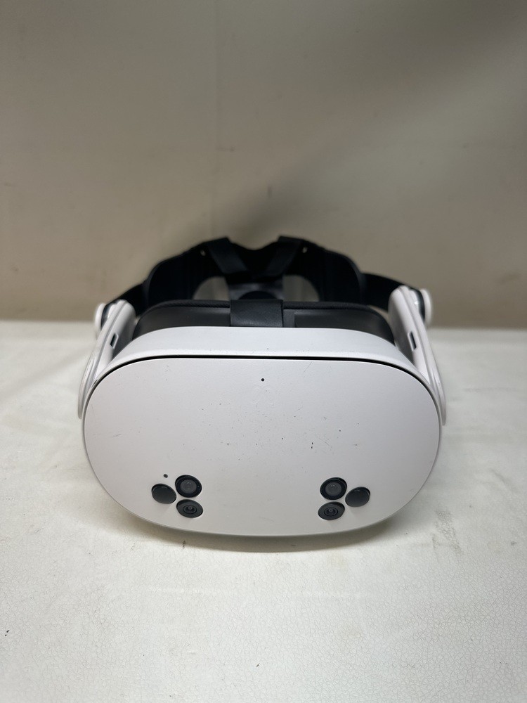 META QUEST 3S P97 VR HEADSET WITH AFTER MARKET HEAD STRAP WITH BATTERY