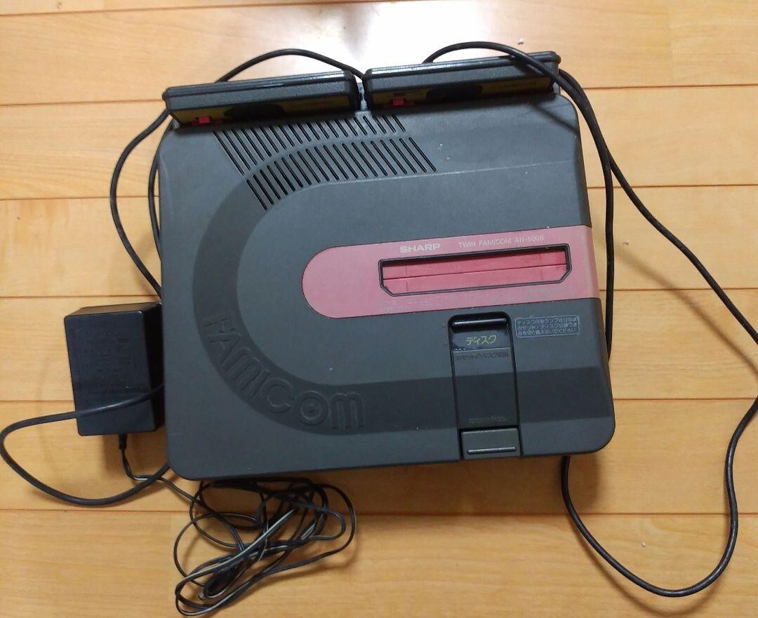 Sharp Twin Famicom AN-500B WITH Genuine adapter + Joy card FOR PARTS