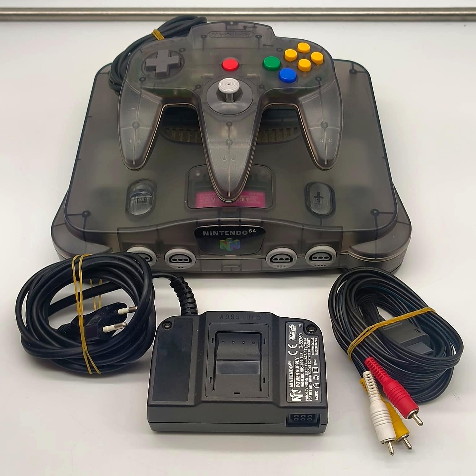 NINTENDO 64 N64 PAL EUR CLEAR SMOKE GREY LIMITED EDITION + CONTROLLER + CABLES