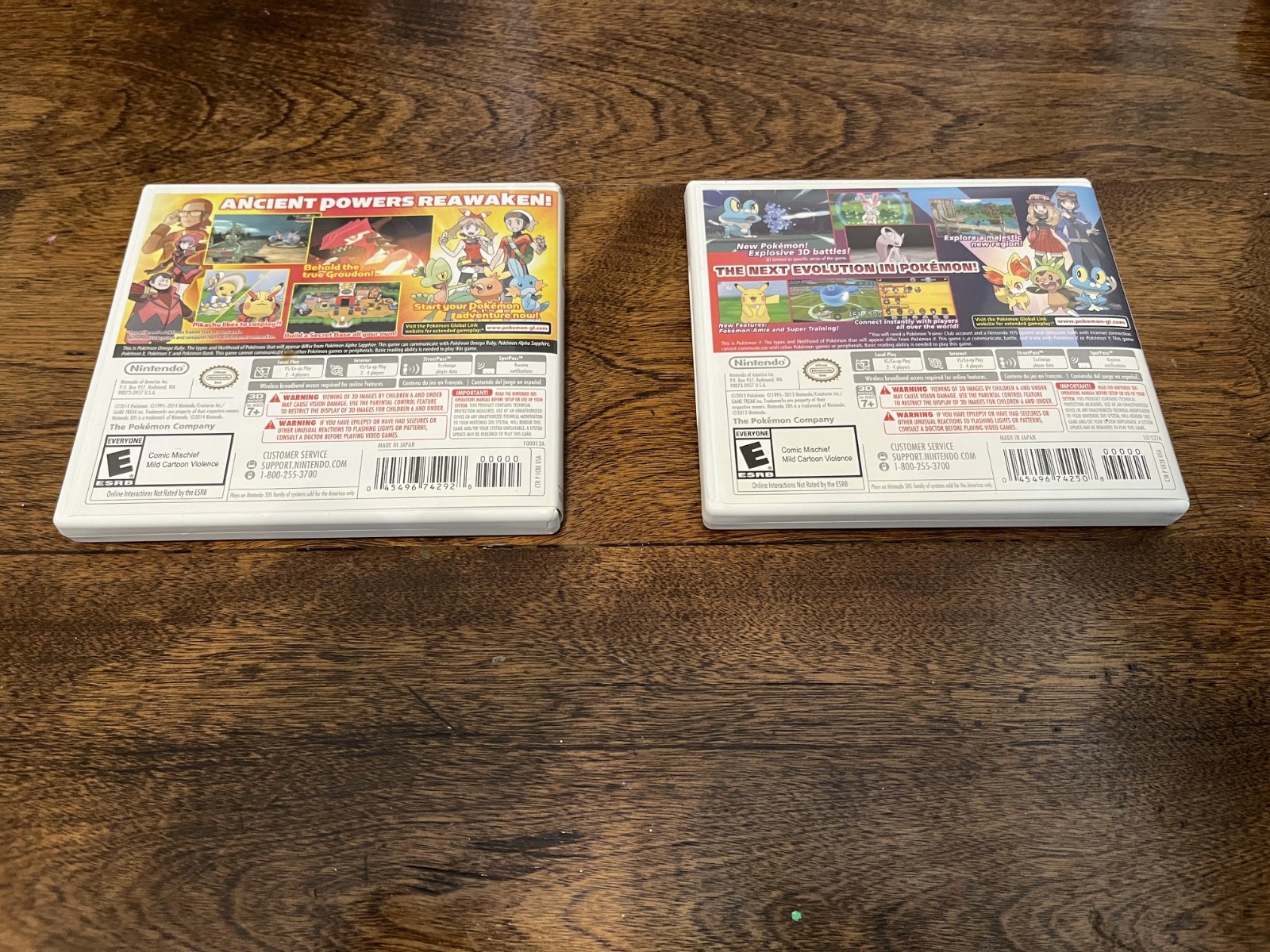 Nintendo 3DS LL 4GB Black/Silver Console (Region Free) w/ Charger & 2 Games