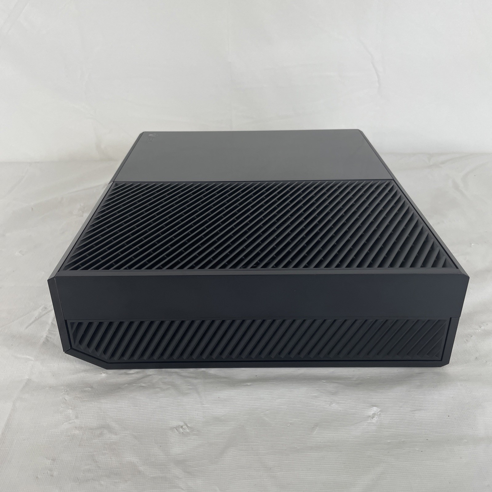 Xbox One w/ Kinect No Controller – Model 1540 – PARTS