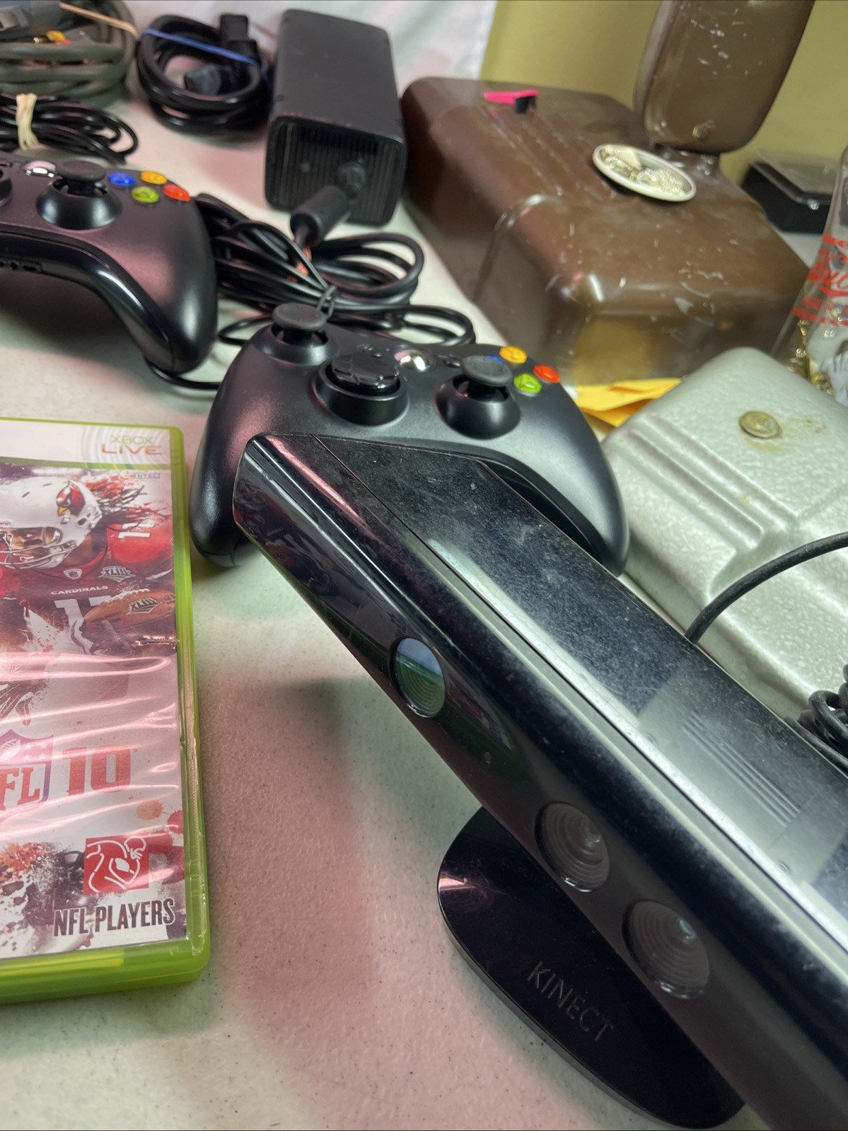 XBOX 360 S 250GB Console Bundle, 14 Games, 2 Controllers, OEM Power Brick Kinect