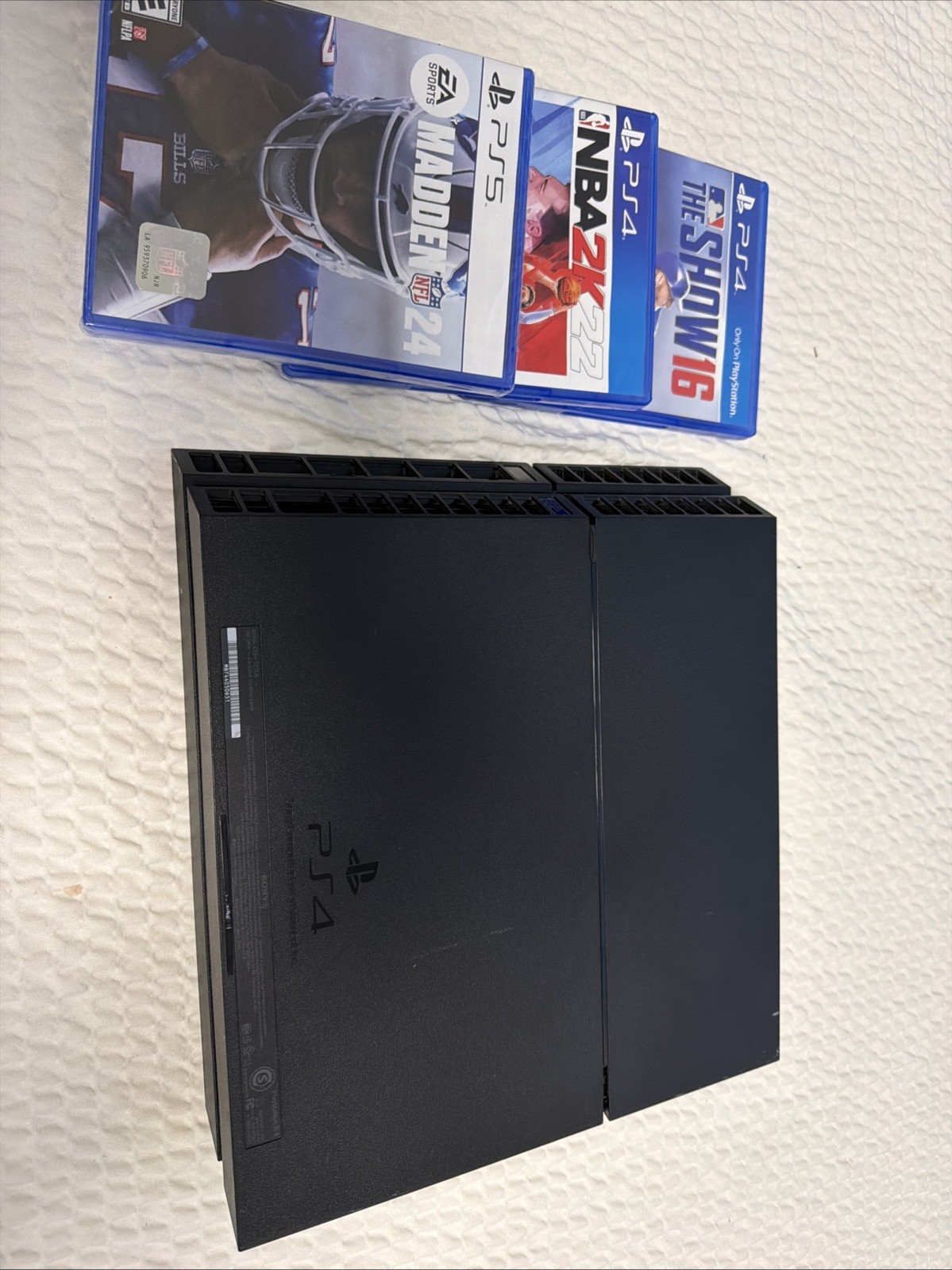 Sony PlayStation 4 PS4 CUH-1215A 500GB Black 1080p HDMI No Control 3 Games￼