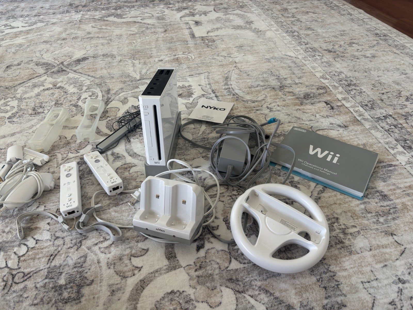 Nintendo Wii White Console With Controllers And Games