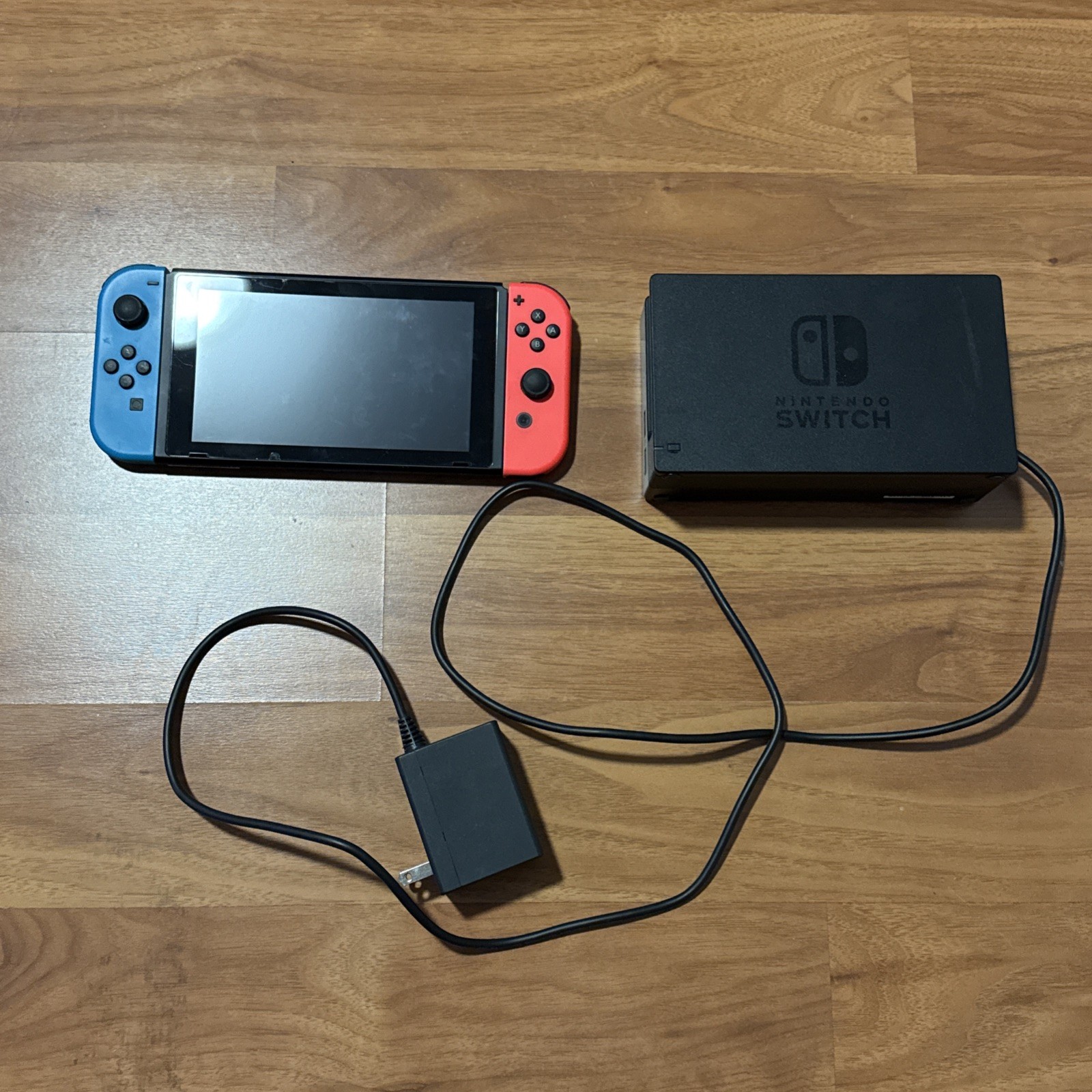 Nintendo Switch HAC-001 With USB-C Charger and TV Docking Station +1 Game – READ