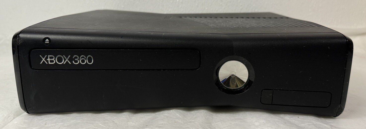 Microsoft XBOX 360S Slim Black Model 1439 250GB Controller & Games Bundle Tested