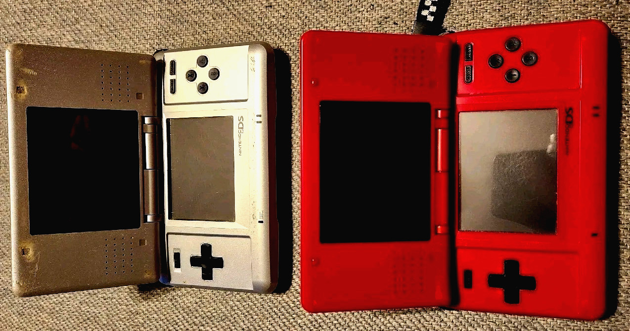 2 NINTENDO DS SYSTEMS Bundle Red & Gray both consoles work Bag Charger See Pics