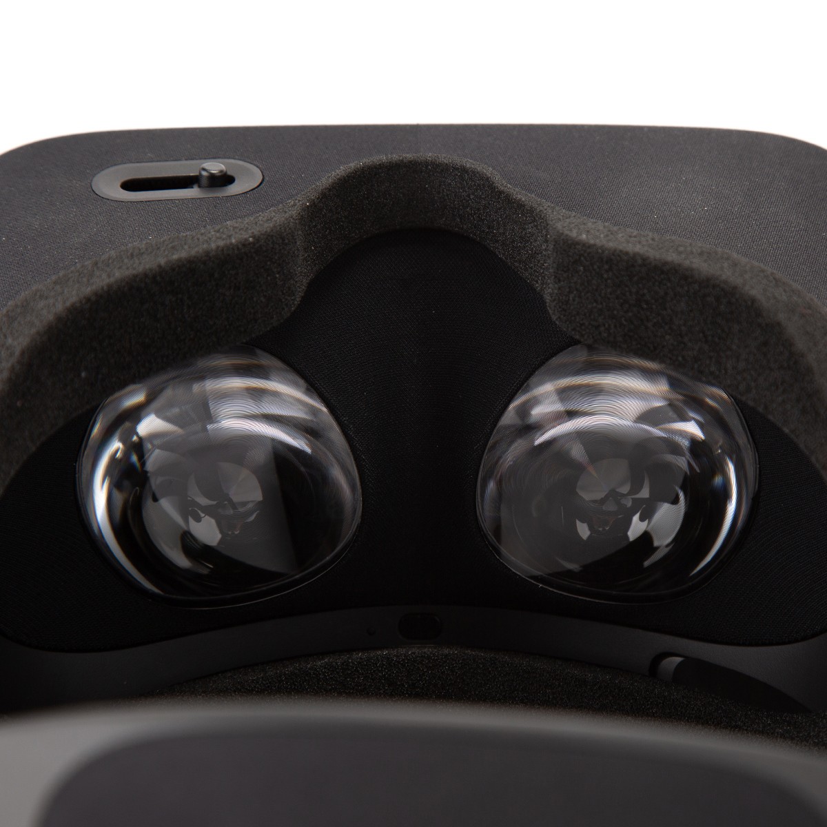 Oculus Rift Virtual Reality System 301-00095-01 w/ Sensors Controllers 1979965