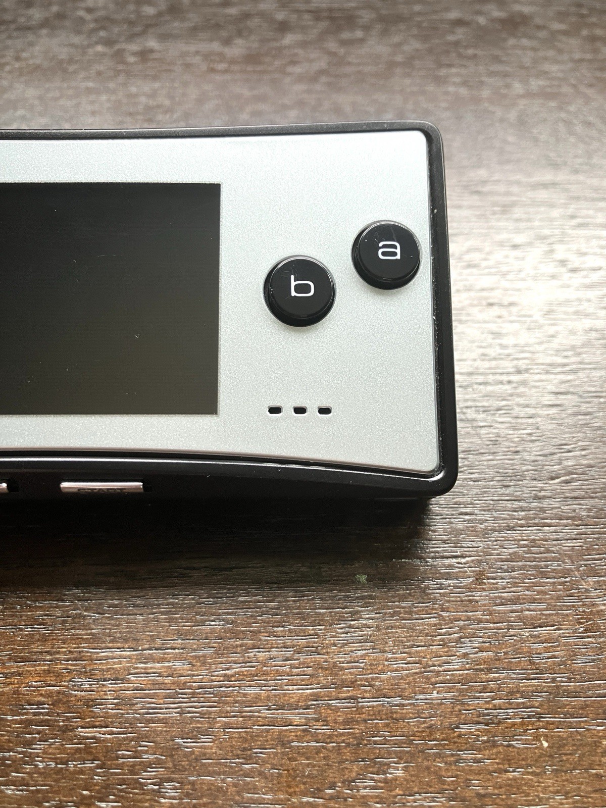 Gameboy Micro – Silver – Near Mint Condition – Tested – w/ Charger and Case